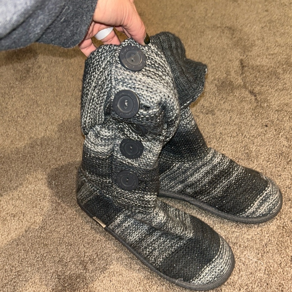 Size 7 gently used slouch Mukluk boots